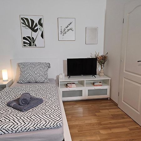 Modern Studio Near Duesseldorf Airport & Messe/Fair Meerbusch Eksteriør bilde